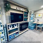 3-Bedroom Holiday Home With Valley Views